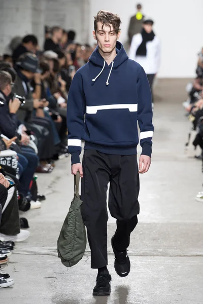 Look 32
